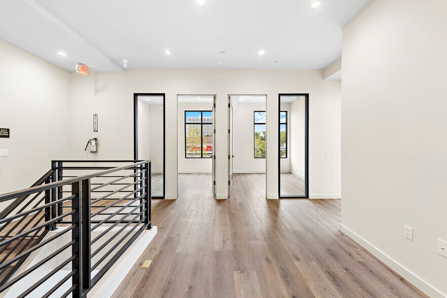 More Photos Of 752 W 19th St, Costa Mesa Loft Creative Space For Sale