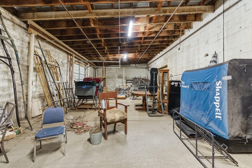 More Photos Of 3050 Wagner Rd, Waterloo Freestanding For Sale