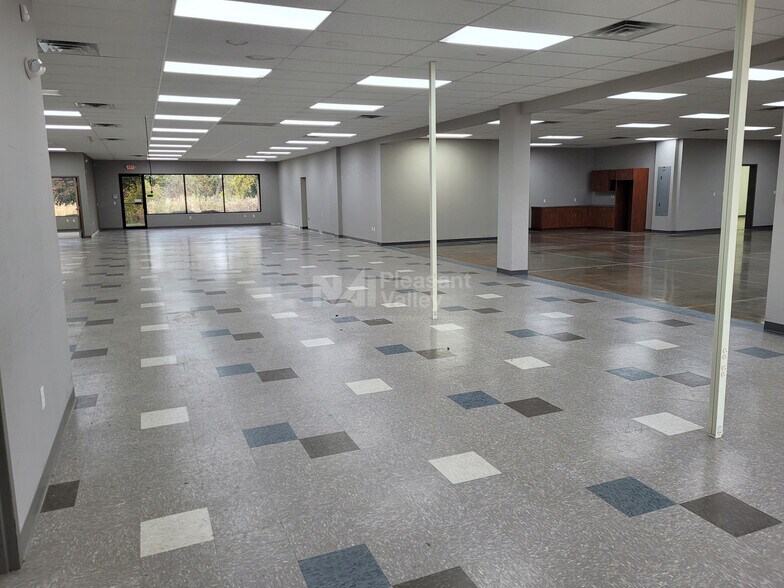 More Photos Of 3743 – 3755 Boettler Oaks Dr., Uniontown Light Manufacturing For Lease