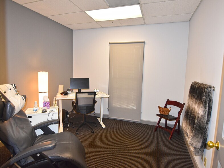 More Photos Of 2021 Richard Jones Rd, Nashville Office For Lease