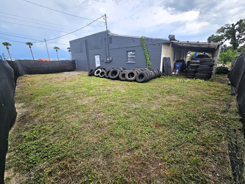 More Photos Of 15217 US 301, Dade City Office For Sale