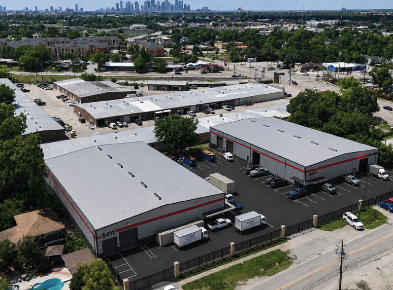 Primary Photo Of 2820 Broad St, Houston Unknown For Lease