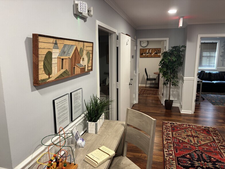 More Photos Of 8401-8427 Dorsey Cir, Manassas Medical For Sale