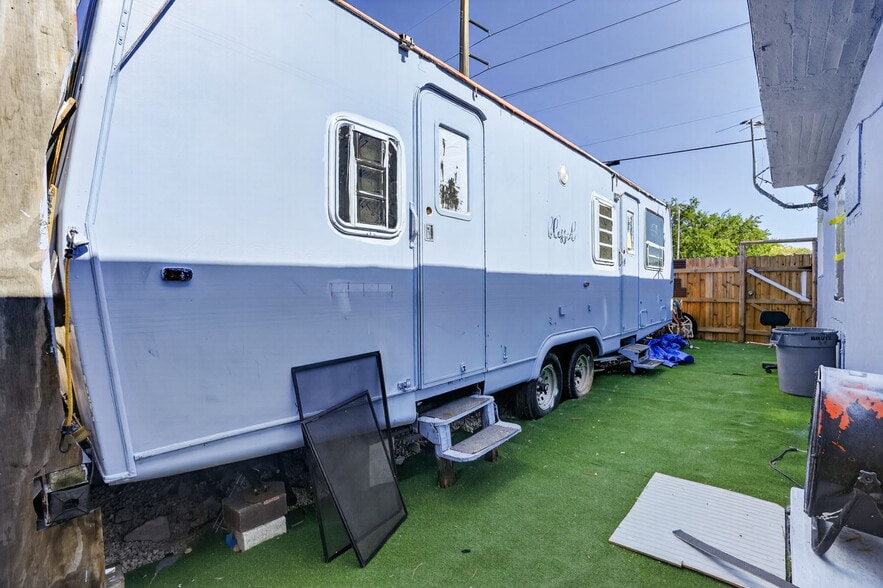 More Photos Of 5925 SW 64th St, South Miami Multifamily For Sale