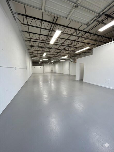 More Photos Of 4055-4059 7th Ter, Saint Petersburg Warehouse For Sale