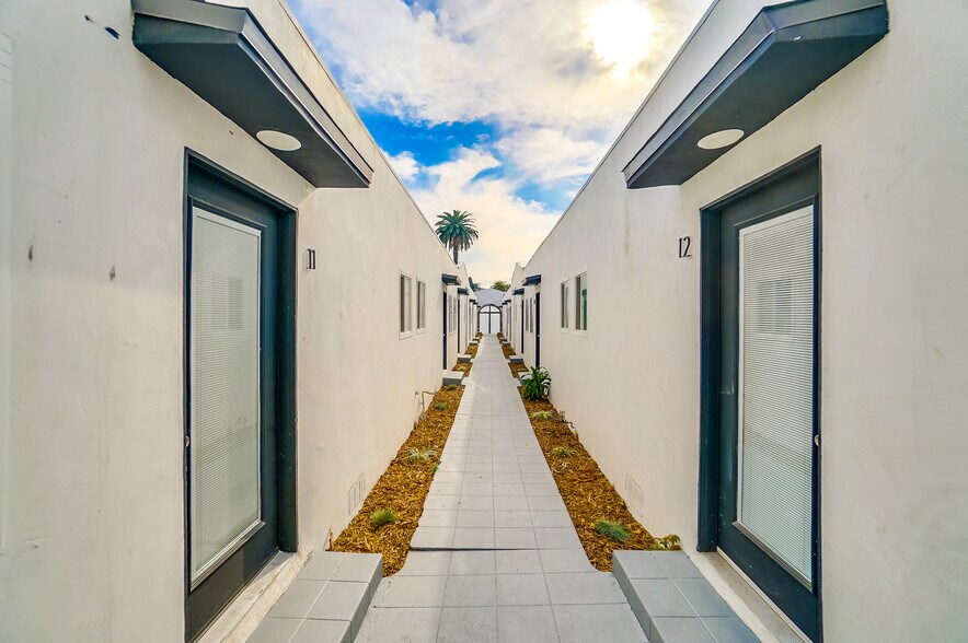 More Photos Of 711 E 6th St, Long Beach Apartments For Sale