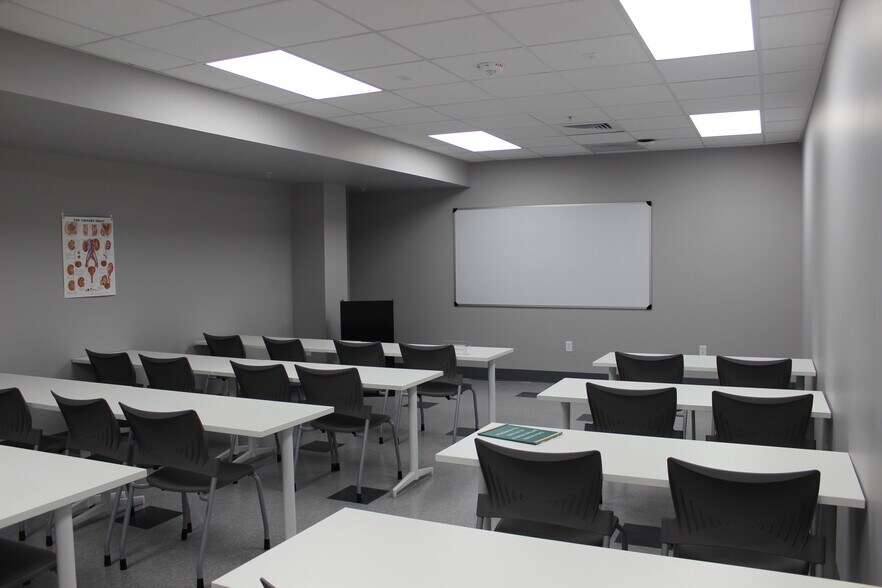 More Photos Of 12251 Bernard Pky, Gulfport Office For Sale