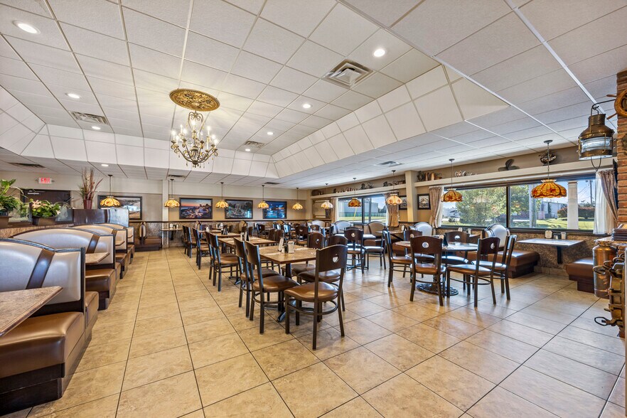 More Photos Of 476 Washington Ave, North Haven Restaurant For Sale