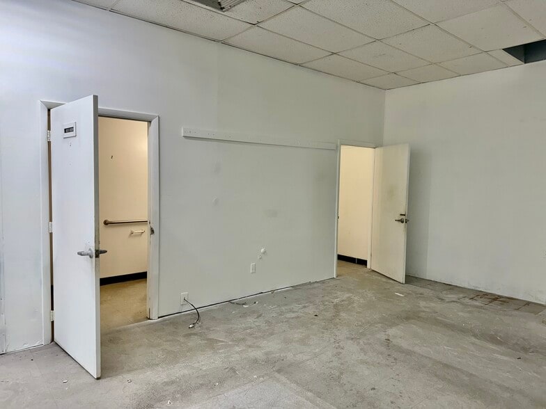 More Photos Of 1601 E Sample Rd, Pompano Beach Freestanding For Sale