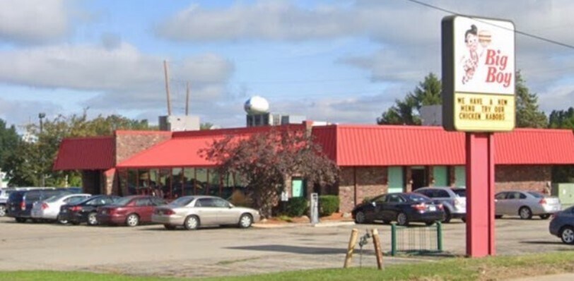 Primary Photo Of 660 N Cedar St, Mason Restaurant For Sale