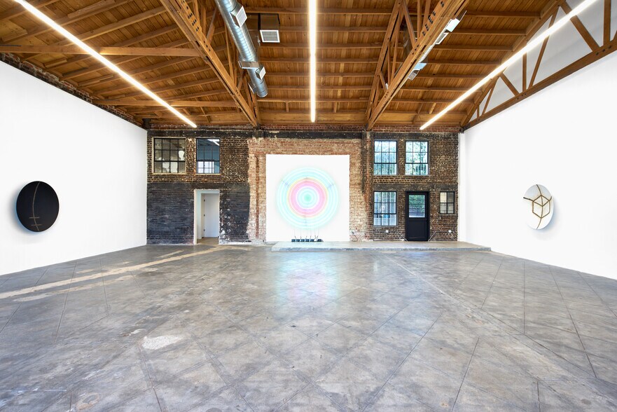 More Photos Of 4859-4851 Fountain Ave, Los Angeles General Retail For Sale
