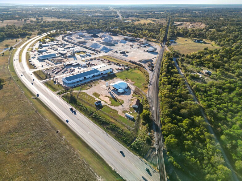 More Photos Of 6232 W State Highway 21, Bryan Warehouse For Lease