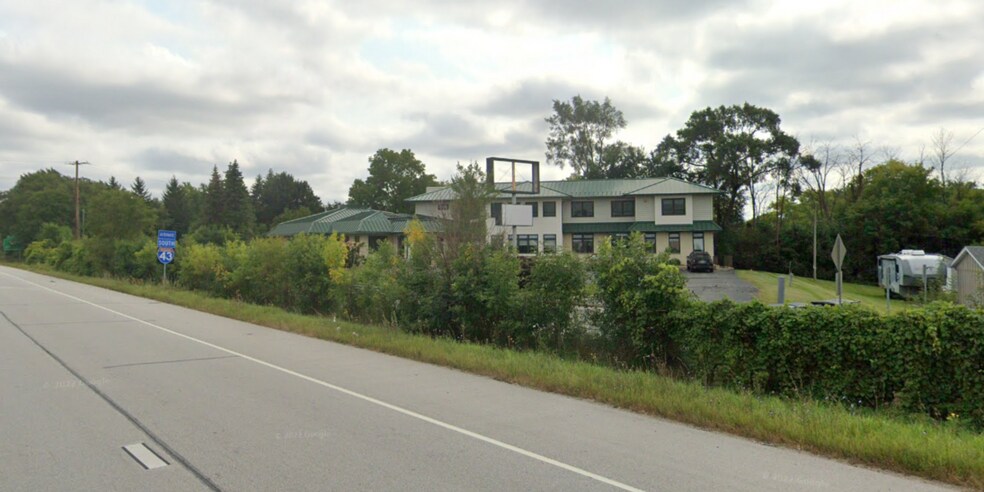 Primary Photo Of N86W14041 Beacon St, Menomonee Falls Medical For Lease