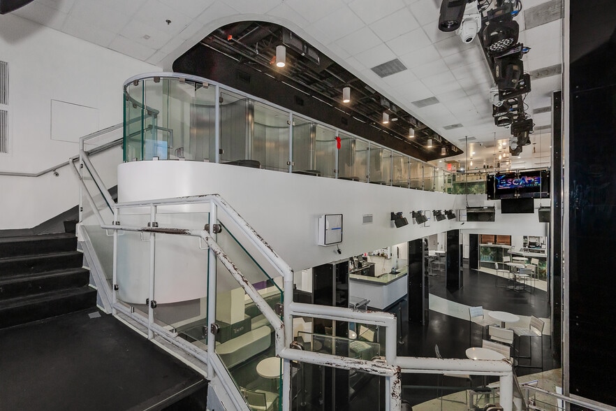 More Photos Of 145 SW 1st Ave, Fort Lauderdale Bar For Lease