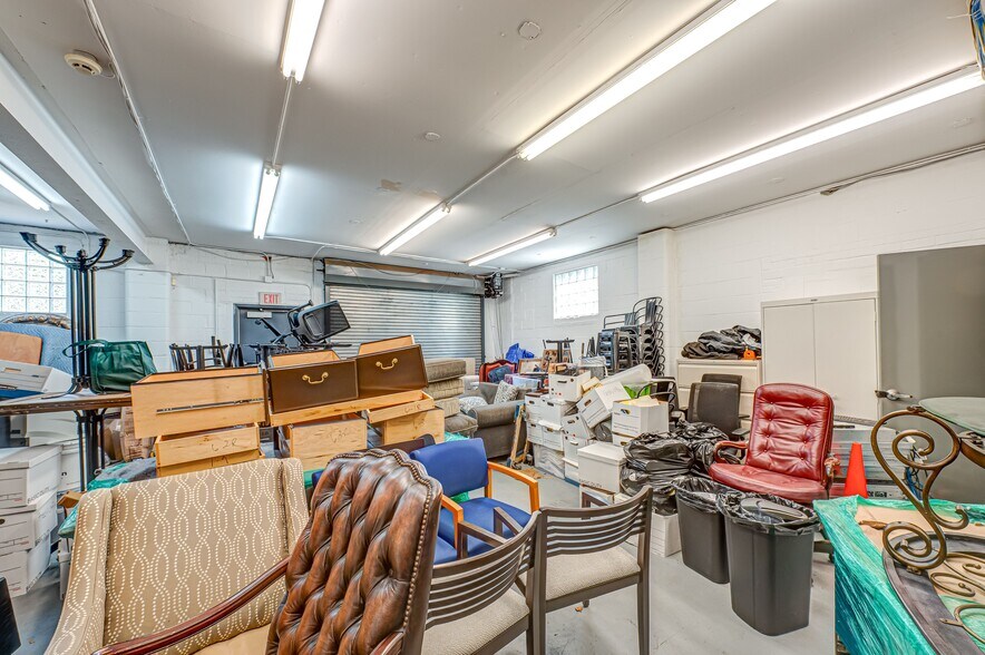 More Photos Of 71 Gazza Blvd, Farmingdale Office For Lease
