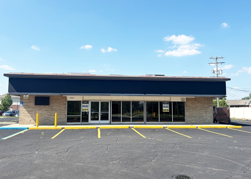 More Photos Of 13805 Plumbrook Rd, Sterling Heights Freestanding For Lease