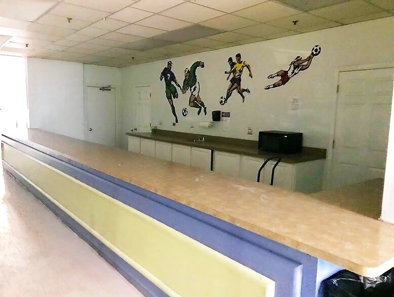 More Photos Of 10850 W Laraway Rd, Frankfort General Retail For Lease