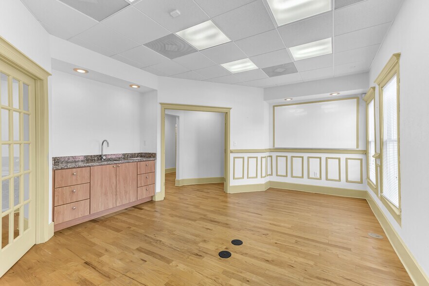 More Photos Of 1007 Emmett St, Kissimmee Medical For Sale