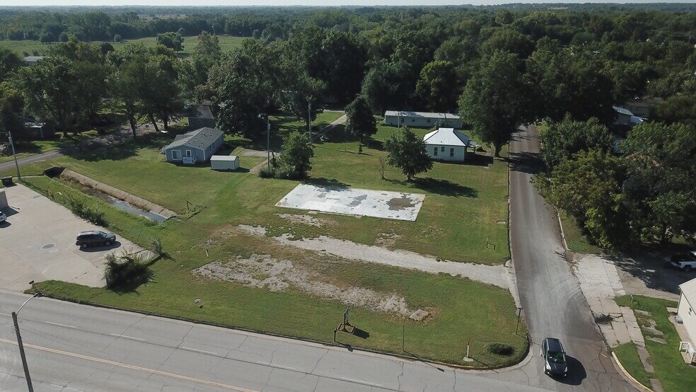 More Photos Of 1303 East St, Iola Land For Sale