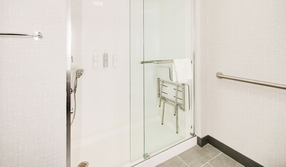 More Photos Of 4617 7th St, Bay City Hotel For Sale