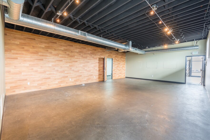 More Photos Of 1133 SE 82nd Ave, Portland Auto Repair For Sale