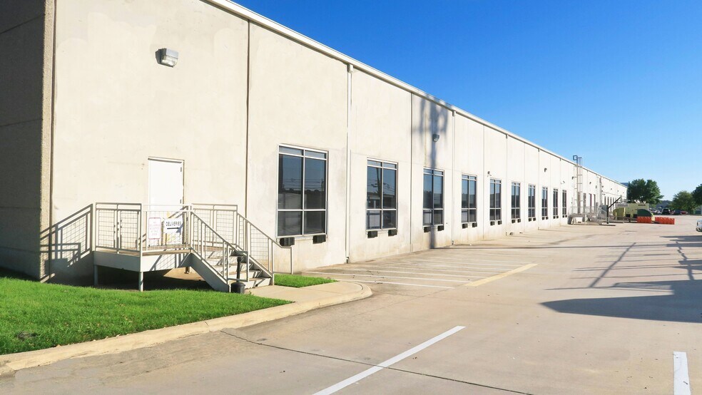 More Photos Of 1905A Kramer Ln, Austin Research And Development For Lease