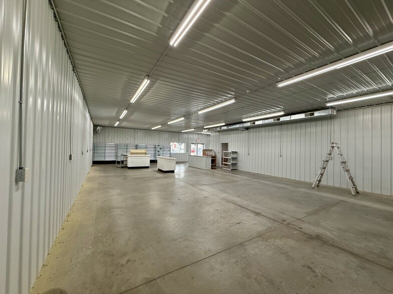 More Photos Of 612 E Tipton St, Seymour Freestanding For Sale