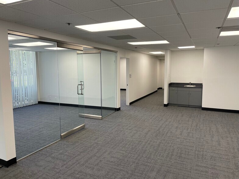 More Photos Of 13311-13317 166th St, Cerritos Manufacturing For Lease