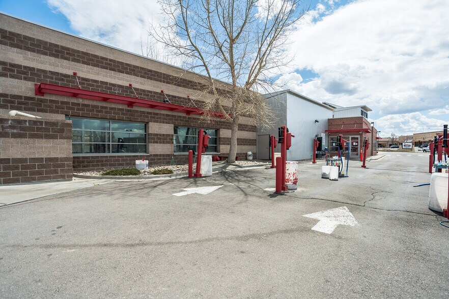 More Photos Of 5380 S Parker Rd, Aurora Carwash For Sale