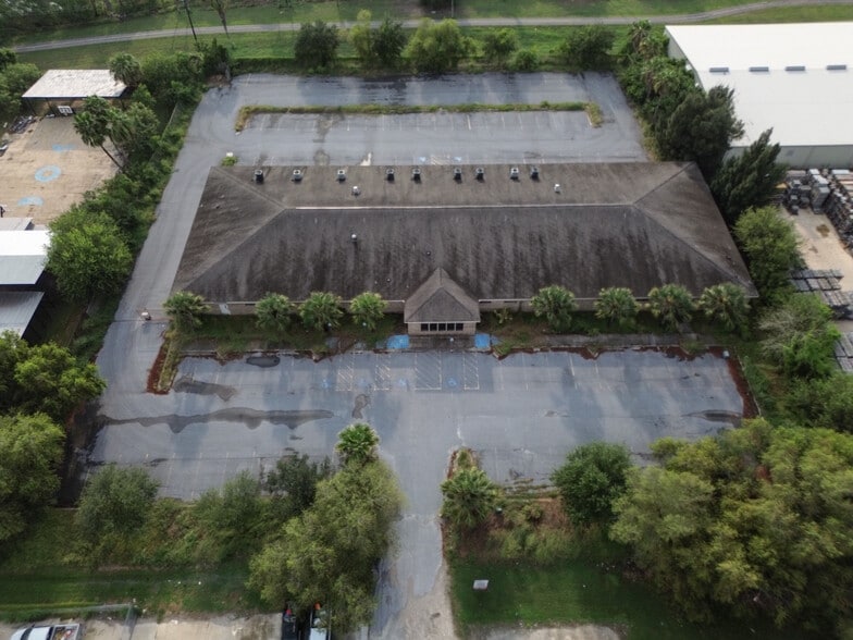 More Photos Of 1060 MacKintosh Dr, Brownsville Office For Lease