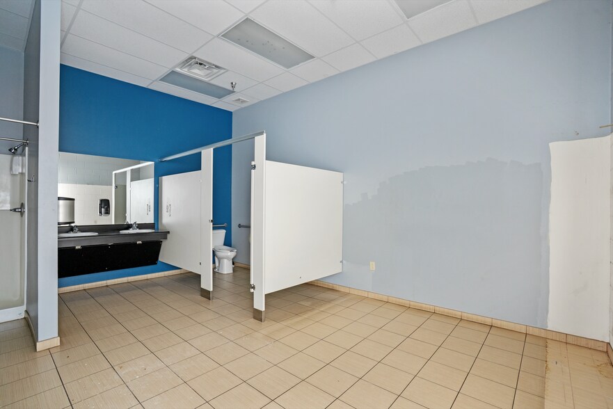 More Photos Of 1015 Martin St S, Pell City Unknown For Lease