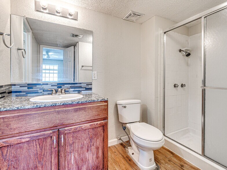 More Photos Of 7404 Lyrewood Ln, Oklahoma City Apartments For Sale