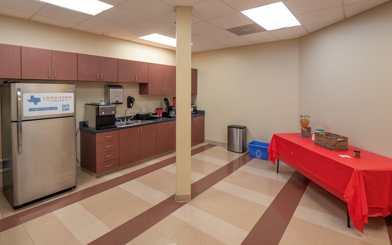 More Photos Of 1421 W Wells Branch Pky, Pflugerville Flex For Lease
