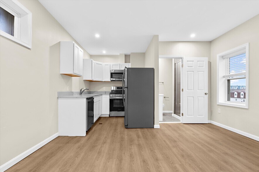 More Photos Of 38 Bloomsbury Ave, Catonsville General Retail For Lease