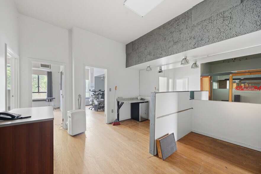More Photos Of 942 Chapel St, New Haven Office For Sale