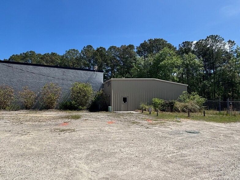 More Photos Of 4614 College Rd N, Castle Hayne Service For Lease