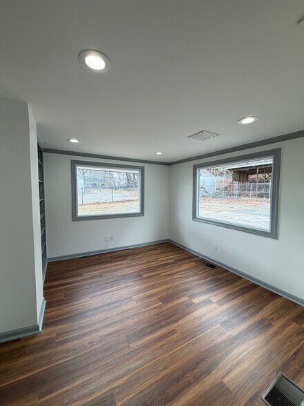 More Photos Of 2719 Huff Dr, Lawrenceville Office For Lease