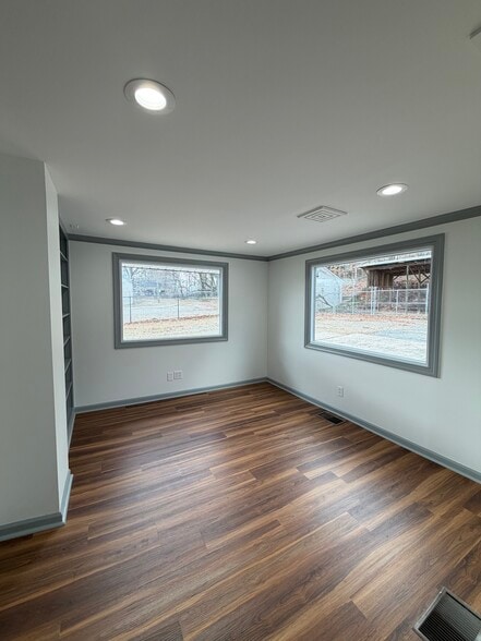 More Photos Of 2719 Huff Dr, Lawrenceville Office For Lease