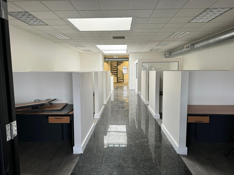 Primary Photo Of 3 Whale Sq, Brooklyn Warehouse For Lease