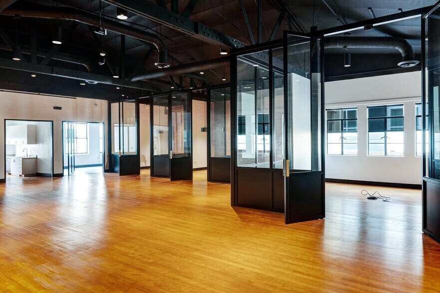 More Photos Of 200-208 N Broadway, Santa Ana Storefront Retail Office For Lease