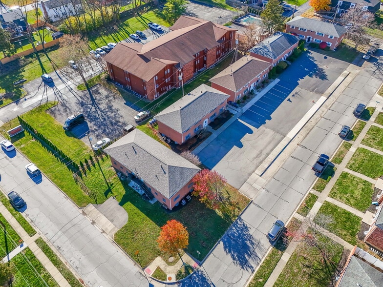 More Photos Of 1025 Folkestone Rd, Columbus Apartments For Sale