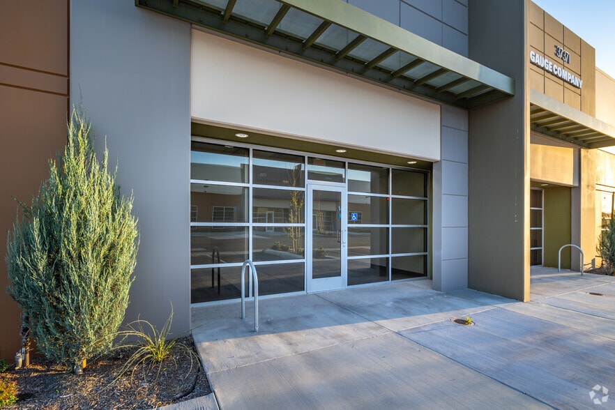 More Photos Of 37373 Industry Way, Murrieta Unknown For Lease