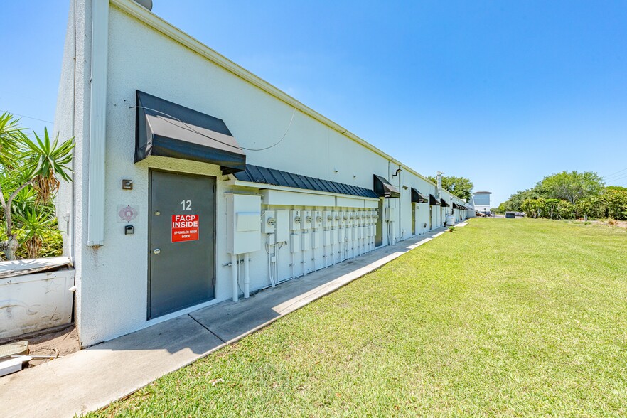 More Photos Of 3301 W Boynton Beach Blvd, Boynton Beach Freestanding For Sale