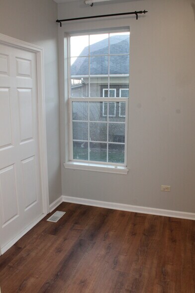 More Photos Of 410 E State St, Geneva Office For Lease