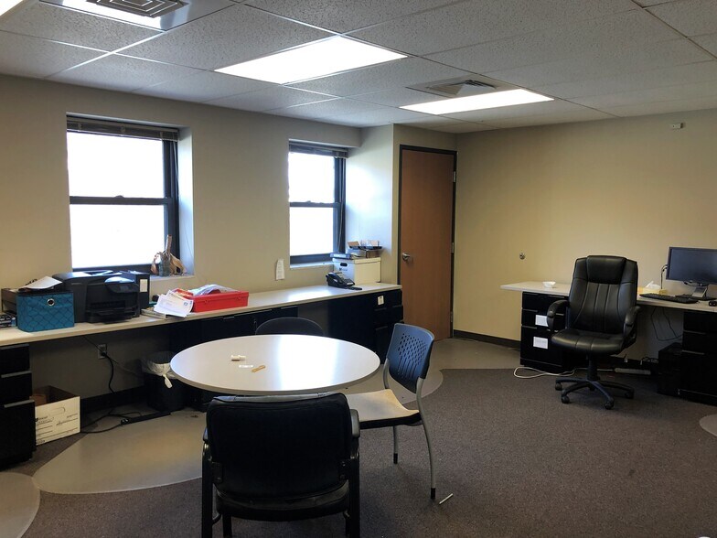 More Photos Of 400 Regis Ave, Pittsburgh Office For Lease