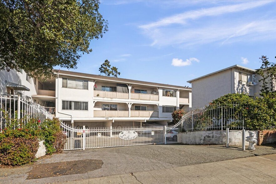 More Photos Of 1920 Latham Rd, Mountain View Apartments For Sale