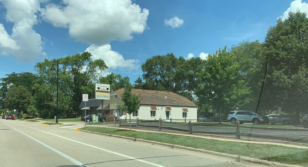 More Photos Of 2227 Parmenter St, Middleton Restaurant For Sale