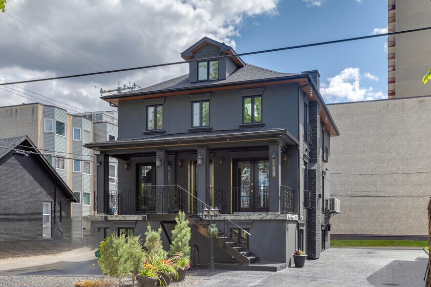 More Photos Of 11833 102 Ave NW, Edmonton Medical For Sale