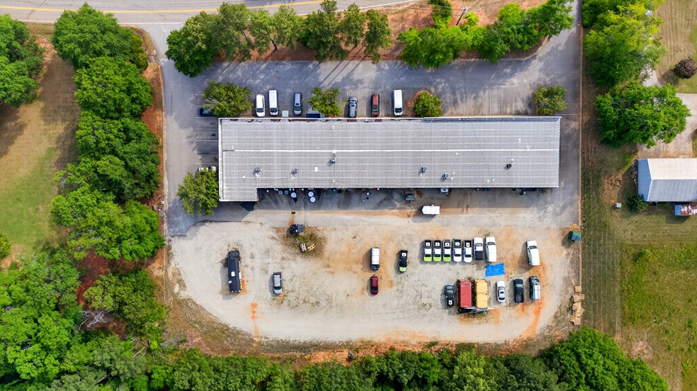 More Photos Of 100 Business Pky, Piedmont Light Manufacturing For Sale