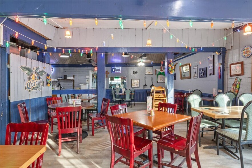 More Photos Of 495 Van Alstyne Pky, Van Alstyne Restaurant For Sale